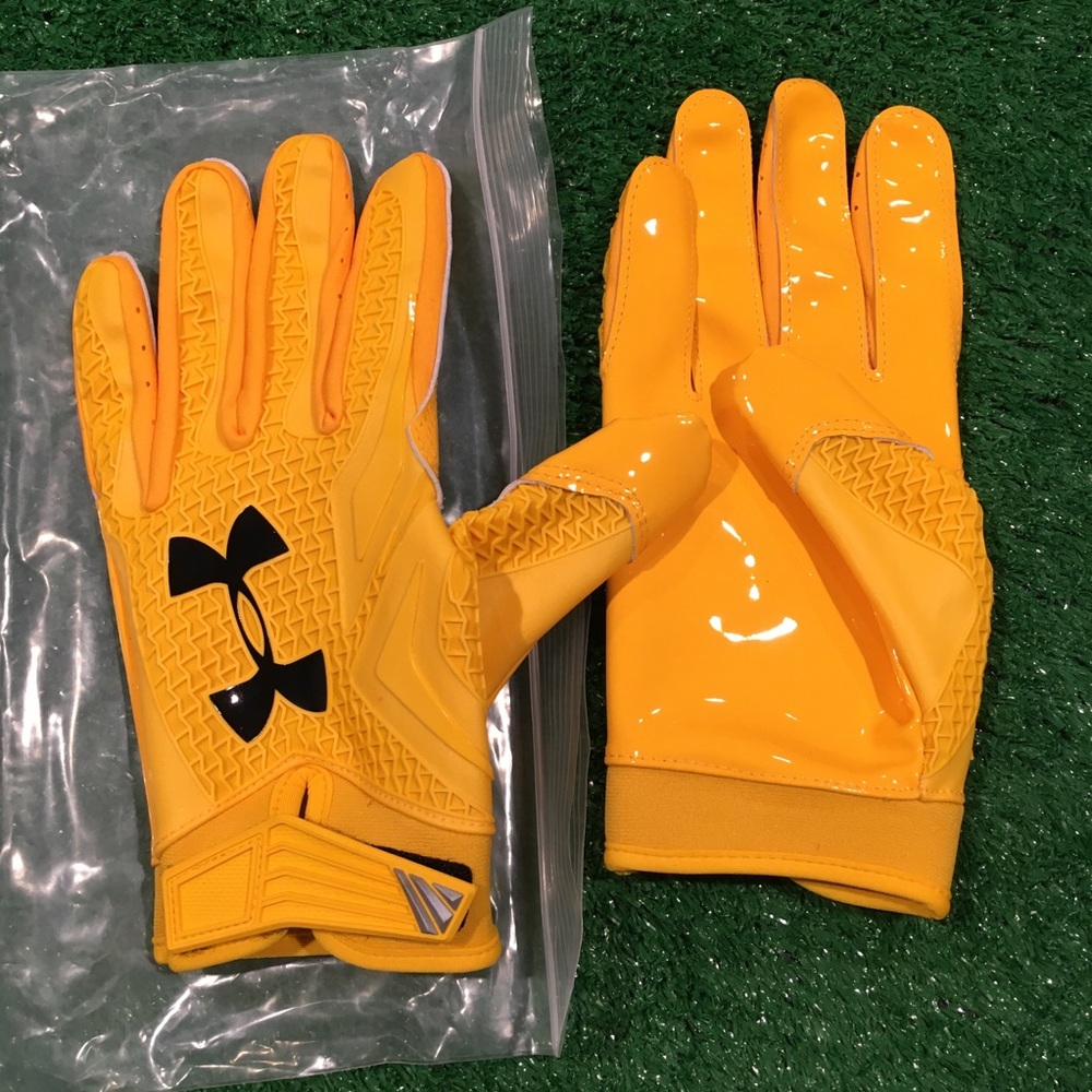 NEW NFL UNDER ARMOUR UA WR FOOTBALL GLOVES LARGE